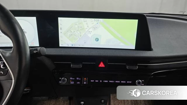 Kia EV6 2023 Жемчужный цвет из Кореи, фото 6