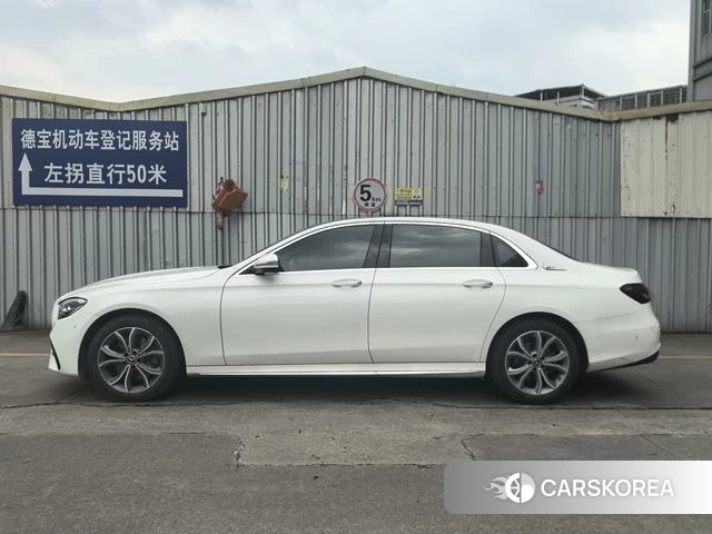 Mercedes-Benz E-class 2023 Белый из Китая, фото 6