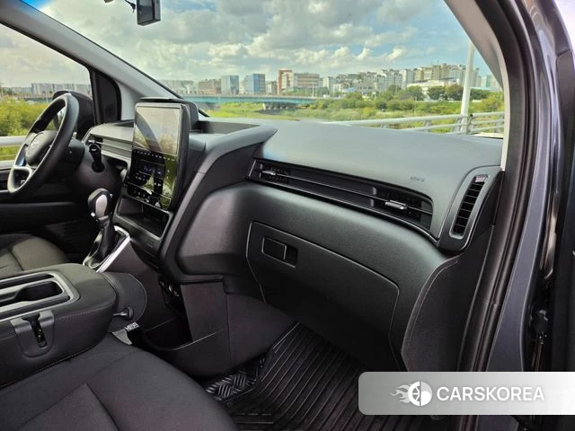 Hyundai Staria 2023 Серый из Кореи, фото 6