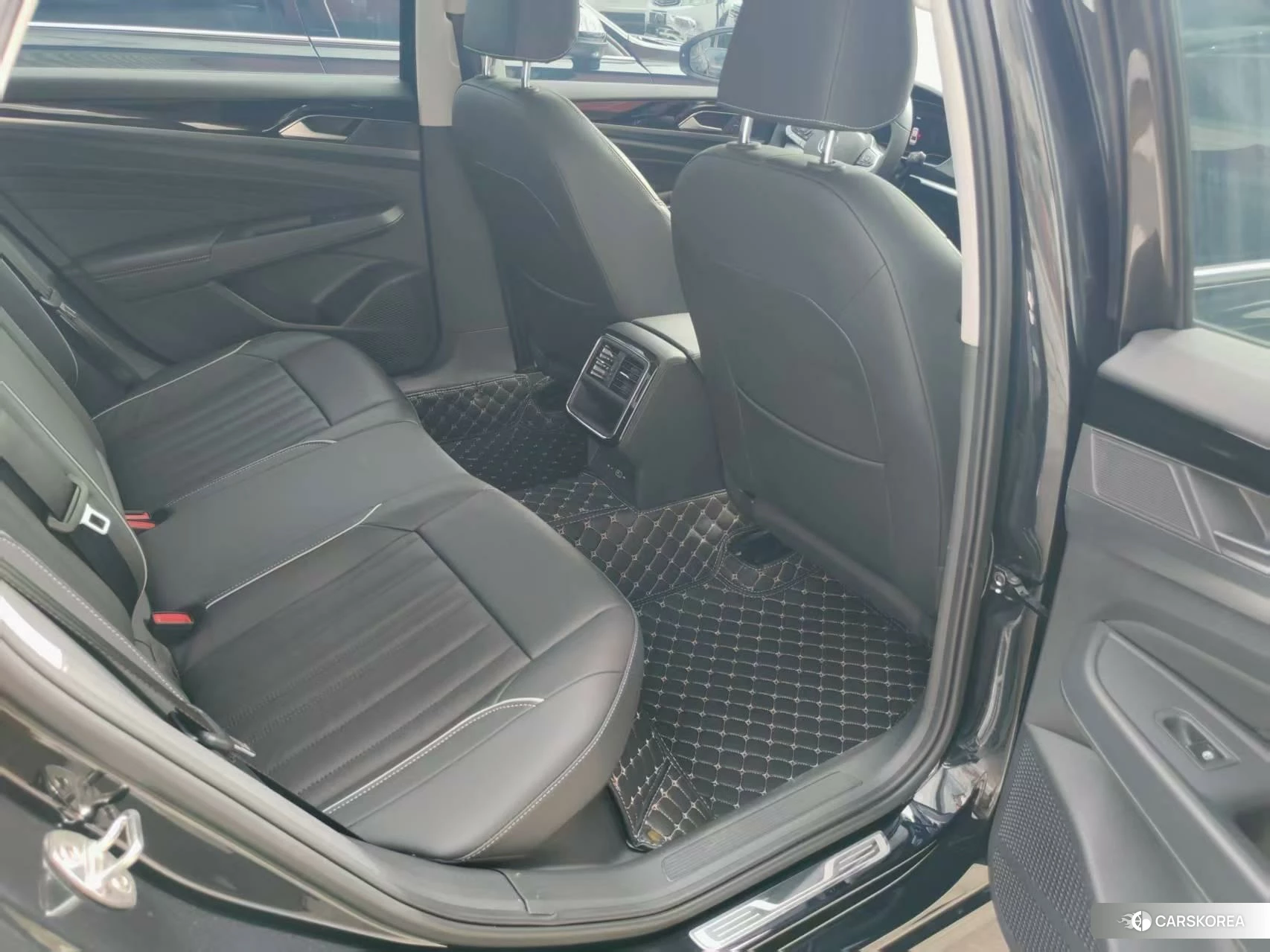 Volkswagen Passat 2021 Черный из Китая, фото 6