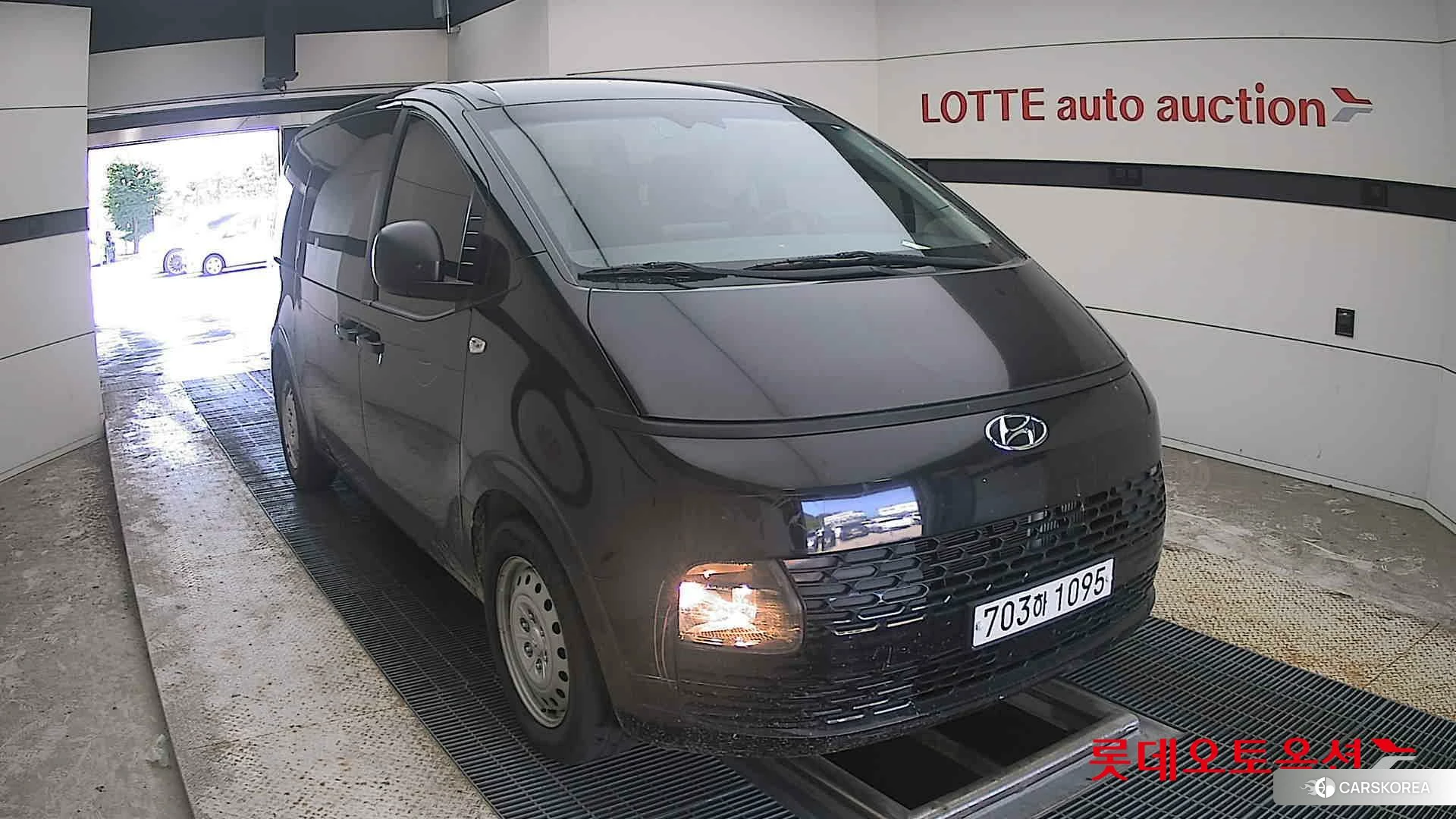 Hyundai Staria 2022 Abyss Black Pearl из Кореи, фото 6