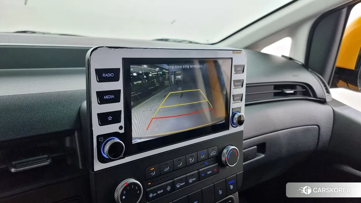 Hyundai Staria 2023 Желтый из Кореи, фото 6