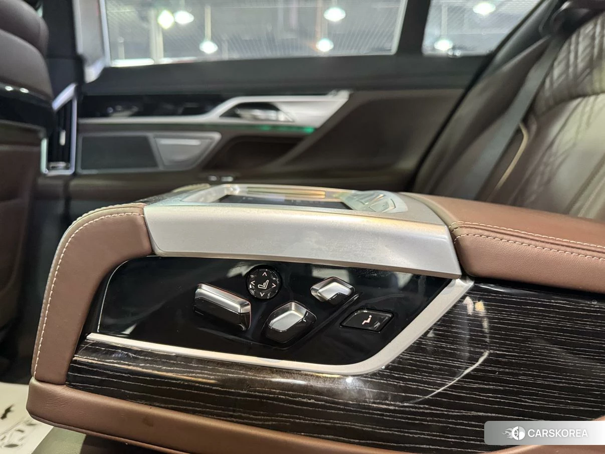 BMW 7 series 2021 Черный из Китая, фото 6