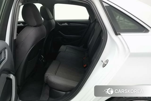 Audi A3 2018 Белый из Китая, фото 6