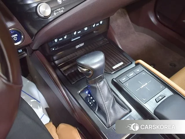 Lexus ES300h 7th generation 2021 Песочный из Кореи, фото 6