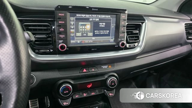 Kia Stonic 2018 Белый из Кореи, фото 6