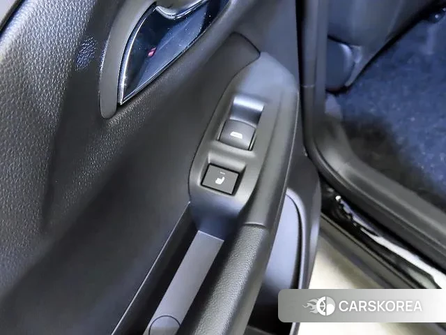 Chevrolet (GM Daewoo) The New Trail Blazer 2023 Черный из Кореи, фото 6