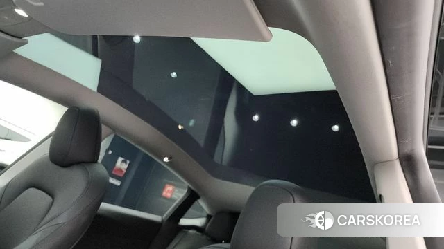 Tesla Model Y 2023 Белый из Кореи, фото 6