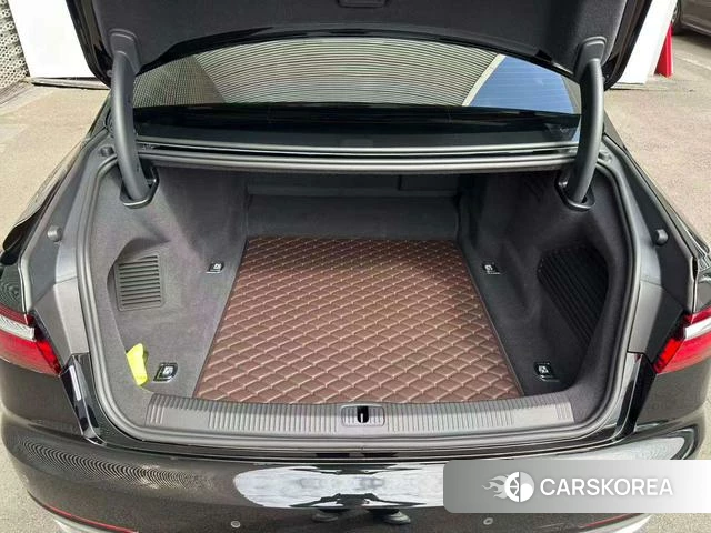 Audi A8 2021 Черный из Китая, фото 6