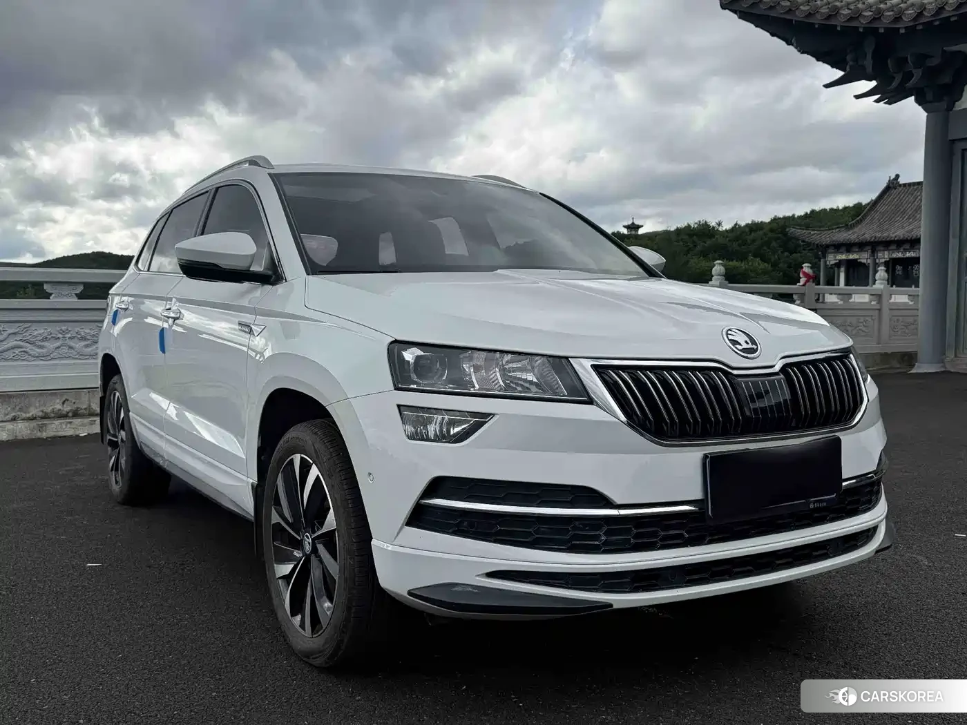 Skoda Karoq 2023 Белый из Китая, фото 6