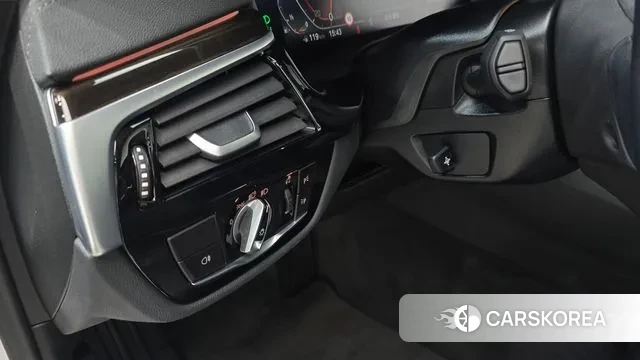 BMW 5 Series (G30) 2022 Белый из Кореи, фото 6