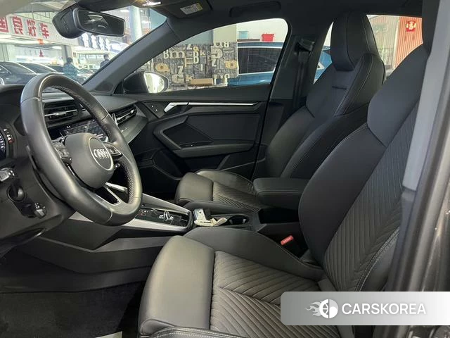 Audi A3 2023 Темно-серый из Китая, фото 6