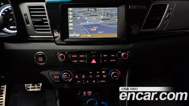 Kia Niro 2018 Белый из Кореи, фото 6