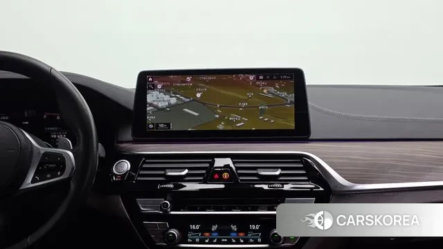 BMW 5 Series (G30) 2021 Белый из Кореи, фото 6