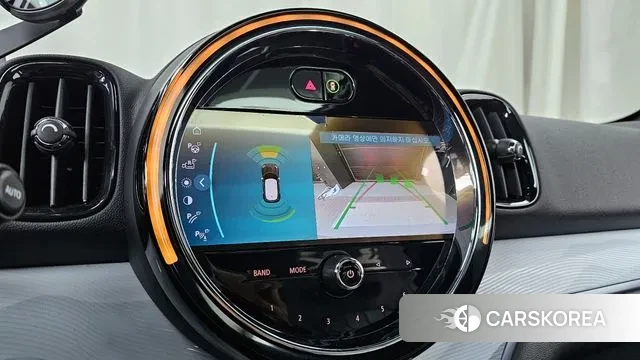 Mini Cooper Countryman 2022 Светло-серебряный цвет из Кореи, фото 6