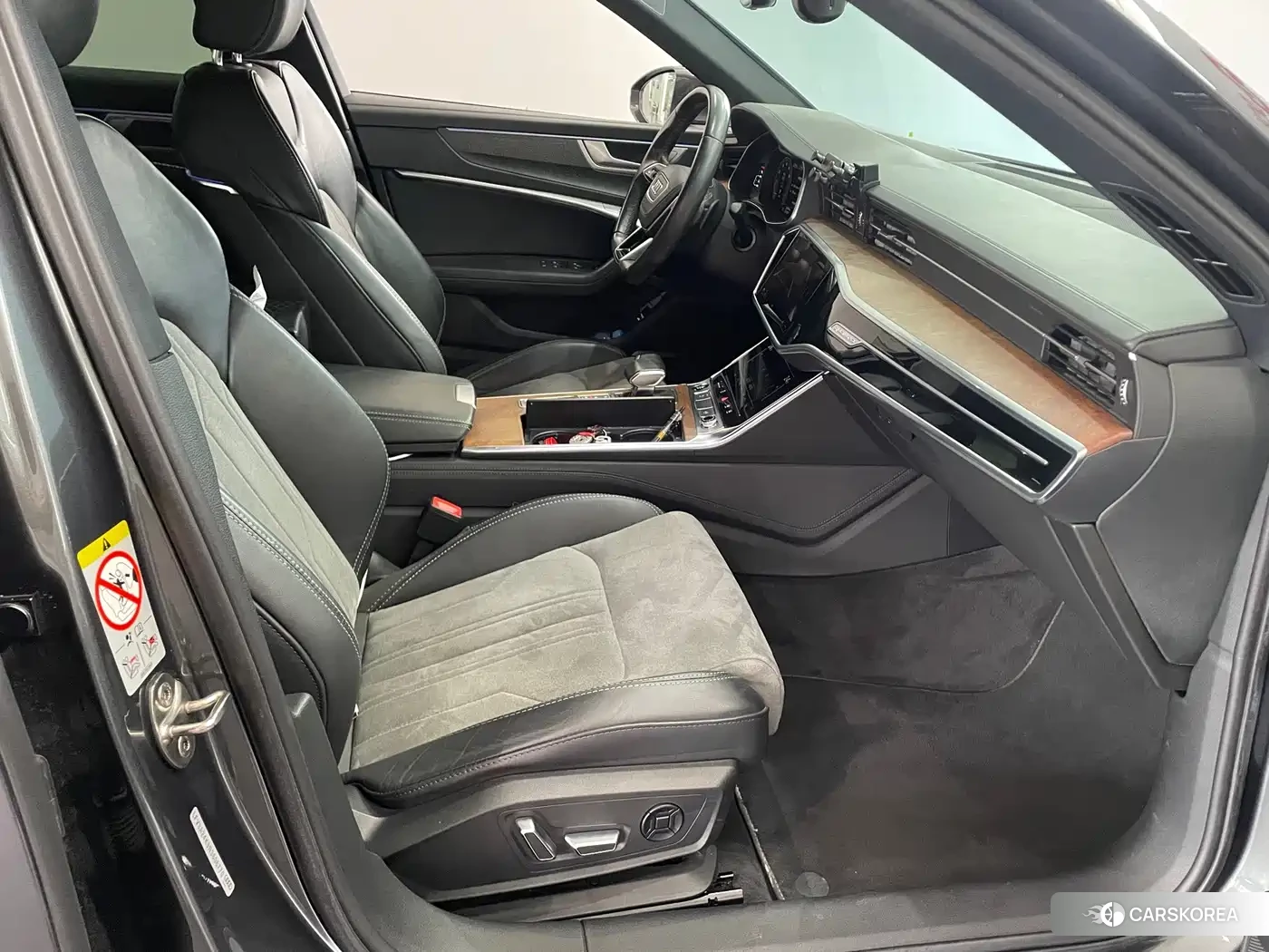 Audi A6L 2022 Silver/gray из Китая, фото 6