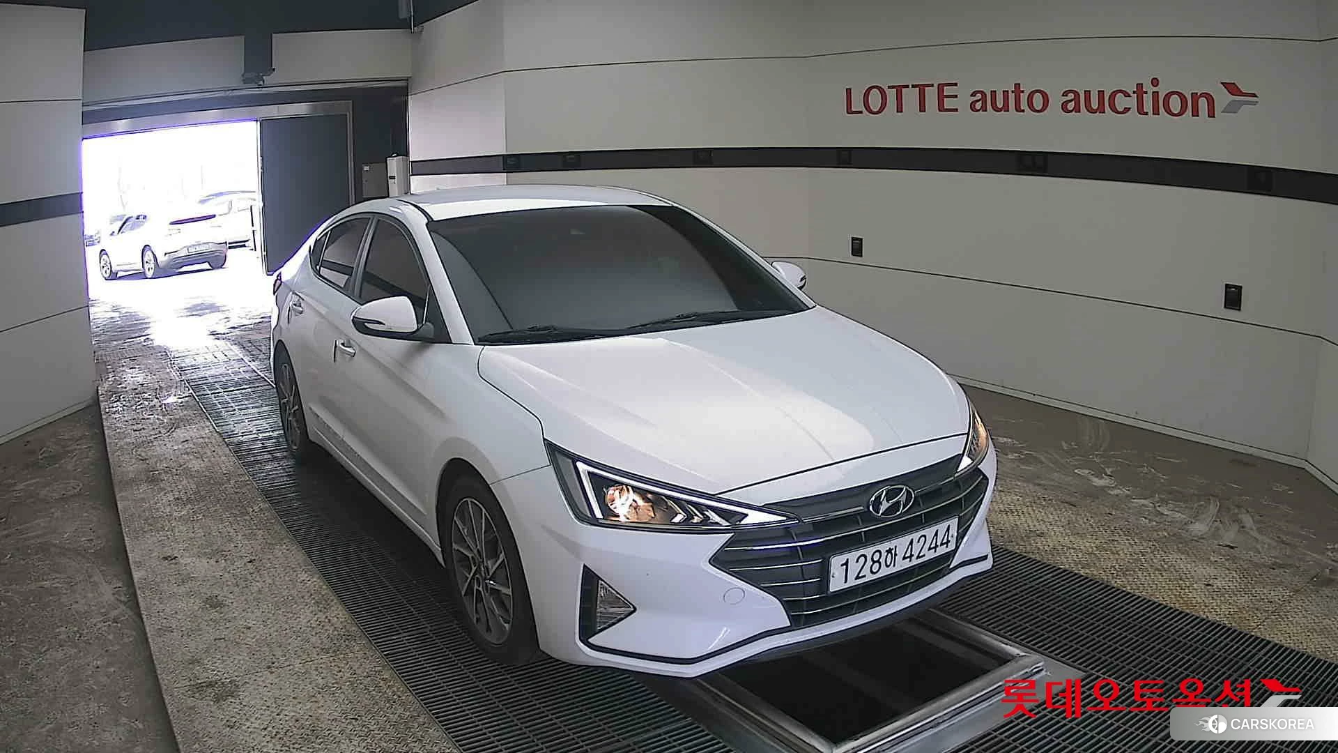 Hyundai Avante 2020 Polar White из Кореи, фото 6