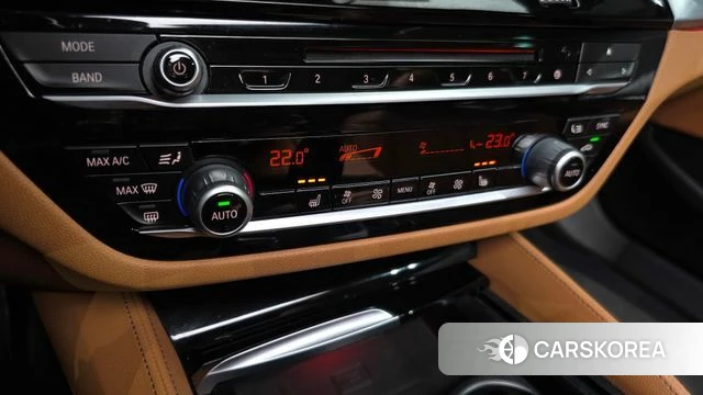 BMW 5 Series (G30) 2018 Белый из Кореи, фото 6