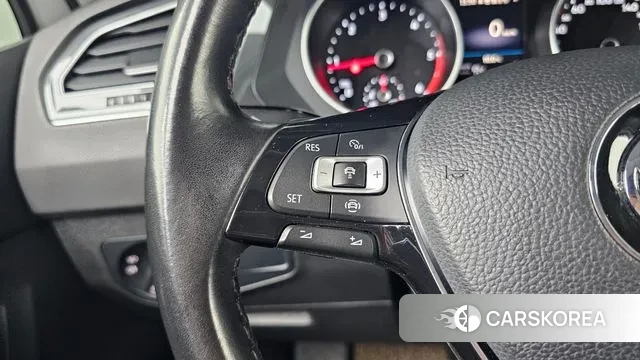 Volkswagen Tiguan second Generation 2020 Белый из Кореи, фото 6