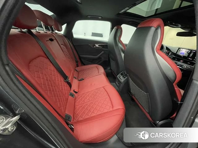 Audi S4 2021 Темно-серый из Китая, фото 6
