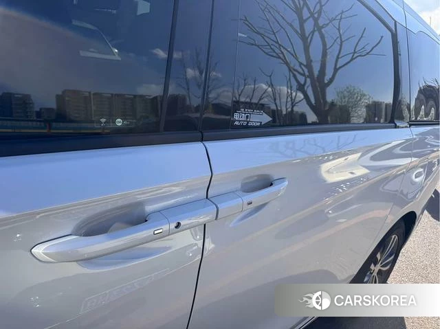 Buick GL8 2023 Белый из Китая, фото 6