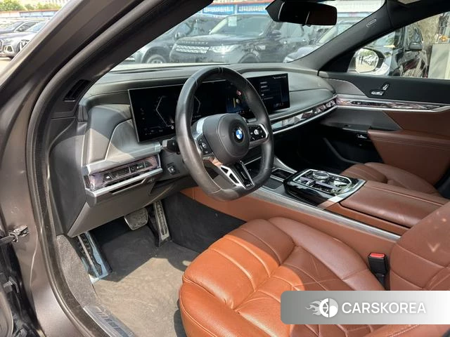 BMW 7 series 2023 Черный из Китая, фото 6