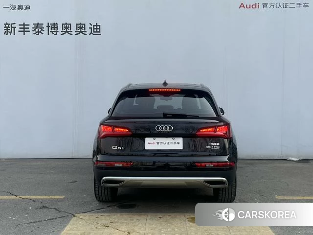 Audi Q5L 2021 Черный из Китая, фото 6