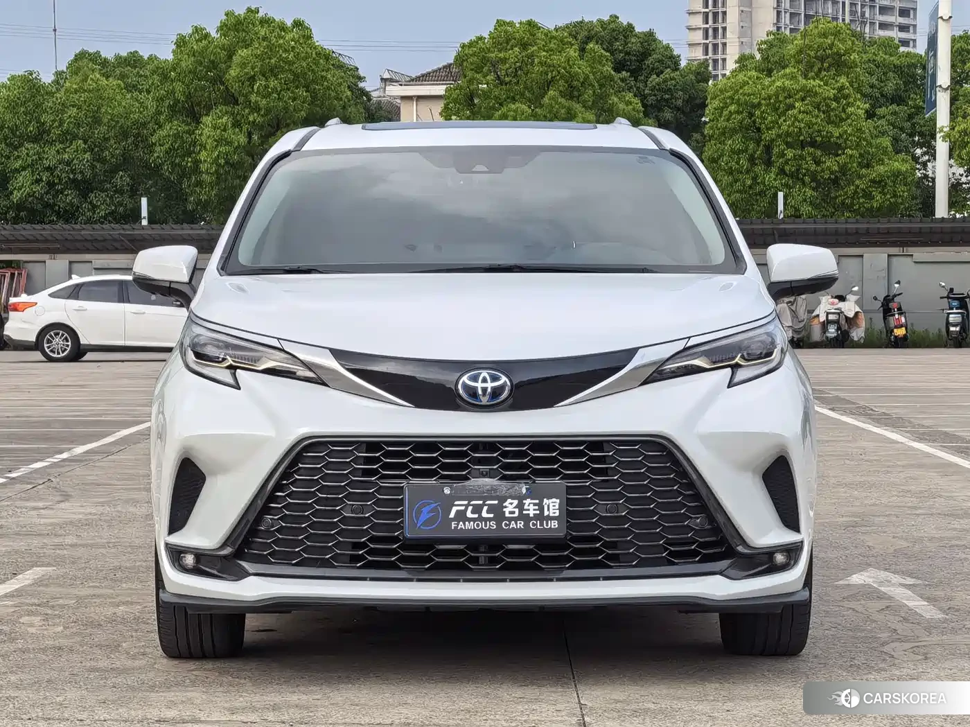 Toyota Grevia 2024 Белый из Китая, фото 6