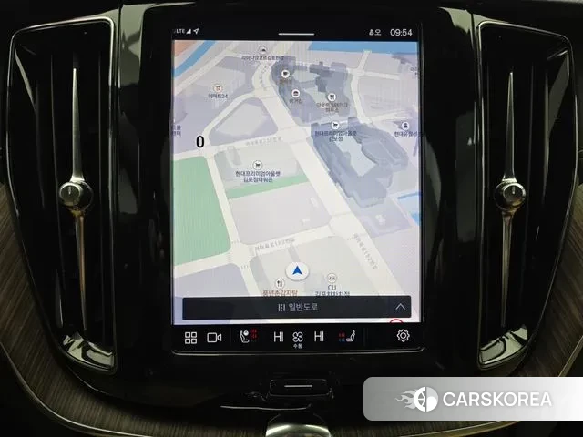 Volvo XC60 second Generation 2022 Белый из Кореи, фото 6