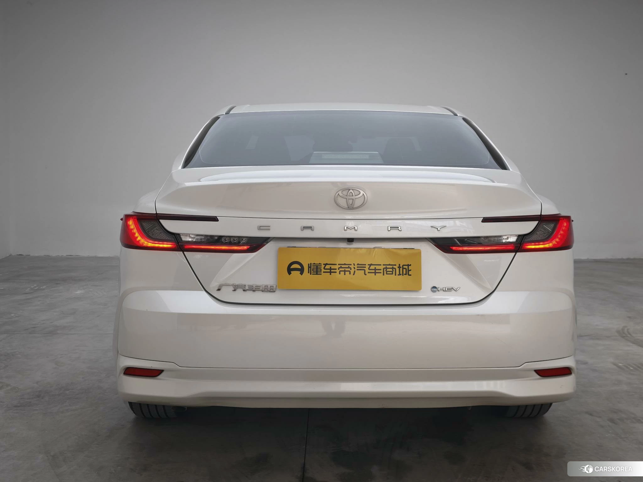 Toyota Camry 2024 Белый из Китая, фото 6