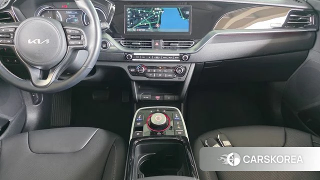 Kia Niro Plus 2023 Белый из Кореи, фото 6