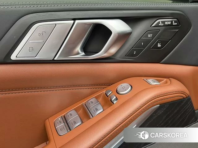 BMW X7 2022 Черный из Китая, фото 6