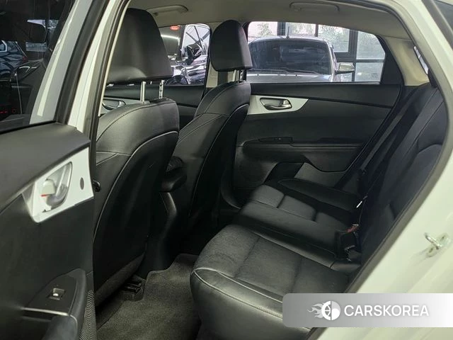 Kia The New K3 2nd generation 2022 Белый из Кореи, фото 6