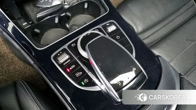 Mercedes-Benz C-Class W205 2019 Белый из Кореи, фото 6