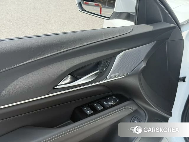 Cadillac CT4 2023 Белый из Китая, фото 6