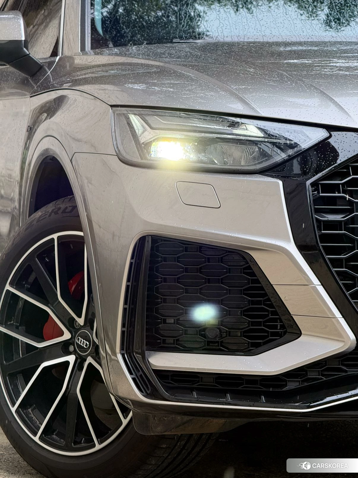 Audi Q5L 2022 Серебристо-серый из Китая, фото 6