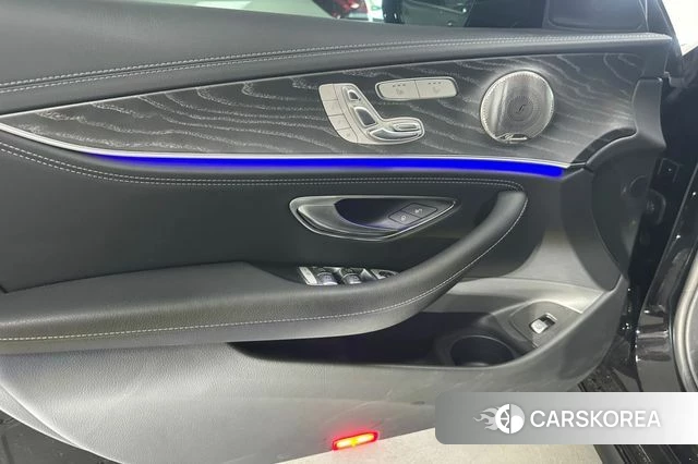 Mercedes-Benz E-Class W213 2022 Черный из Кореи, фото 6