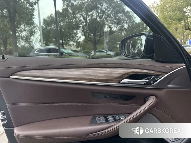BMW 5 series PHEV 2020 Черный из Китая, фото 6