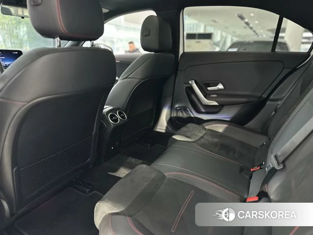 Mercedes-Benz Class A 2024 Белый из Китая, фото 6