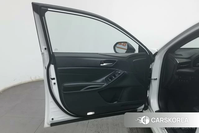 Toyota Asian dragon 2023 Белый из Китая, фото 6