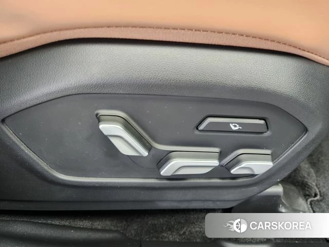 Hyundai Santa Fe (MX5) 2023 Белый из Кореи, фото 6