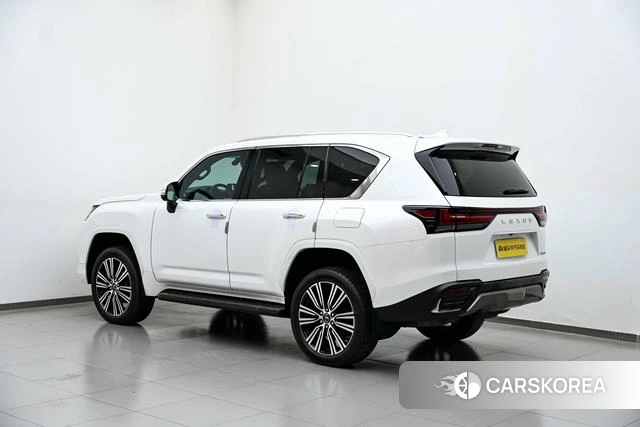 Lexus LX 2024 Белый из Китая, фото 6