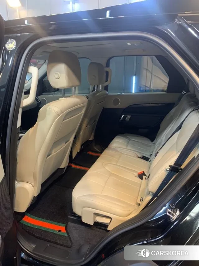 Land Rover Discovery 5 2018 Черный из Кореи, фото 6