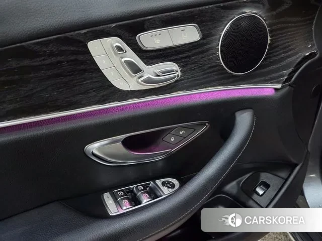 Mercedes-Benz E-Class W213 2018 Серый из Кореи, фото 6