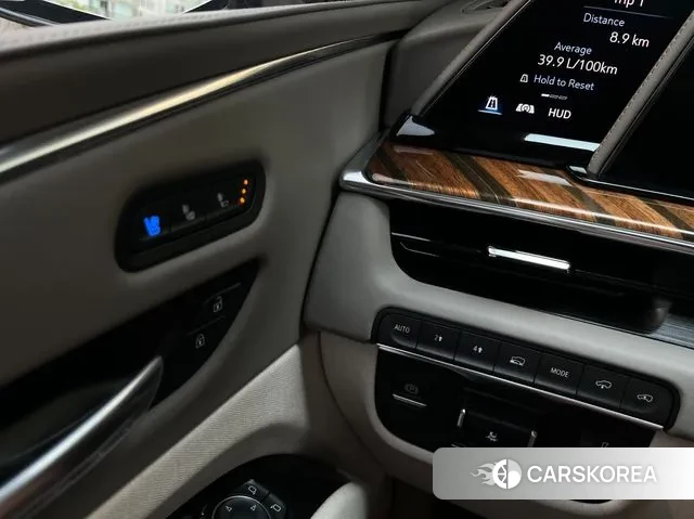 Cadillac Escalade 5th Generation 2021 Белый из Кореи, фото 6