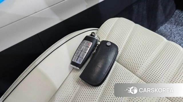 Genesis GV70 2023 Белый из Кореи, фото 6