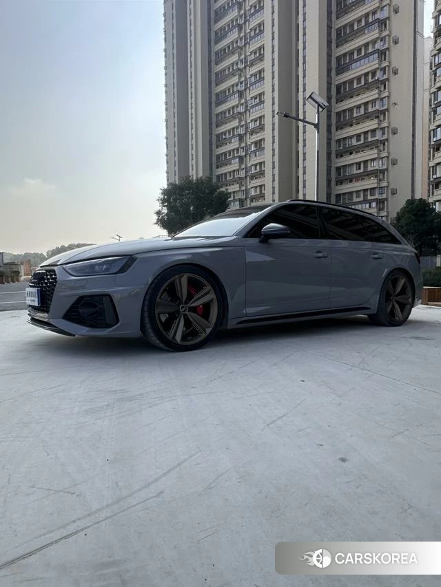 Audi RS 4 2023 Серебристо-серый из Китая, фото 6