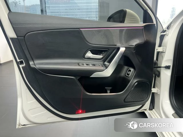 Mercedes-Benz Class A 2022 Белый из Китая, фото 6