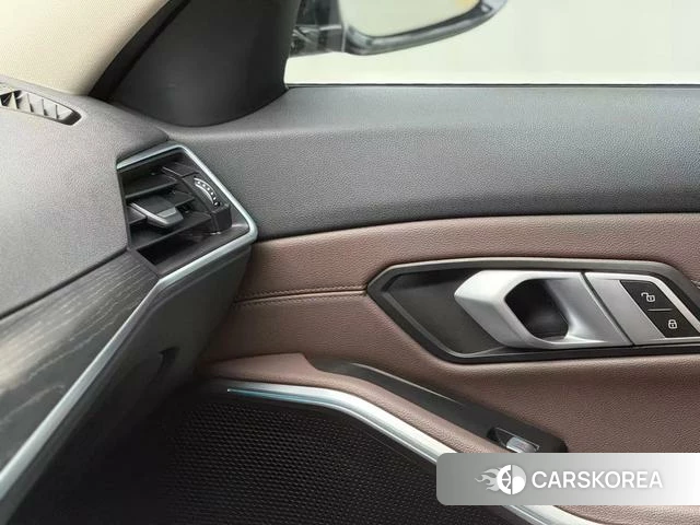 BMW 3 series id 3908443 из Китая 6
