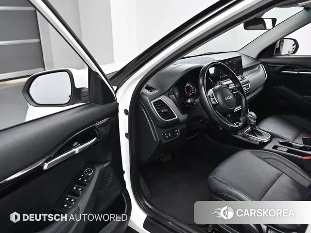 Kia Seltos 2022 Белый из Кореи, фото 6